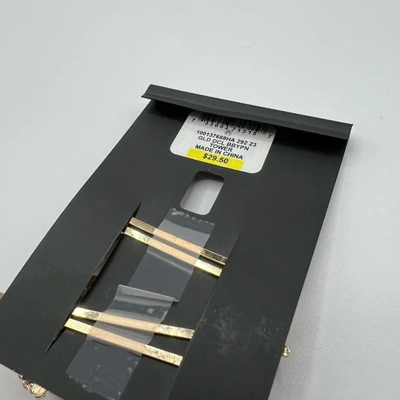 Inc International Concepts 4-Pc. Disc & Leaf Bobbypins in Gold-Tone NWT MSRP $30 - Picture 3 of 4